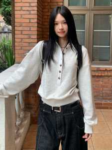 เสื้อสเวตเตอร์คอโปโลแขนยาวทรงหลวมสไตล์ย้อนยุคสไตล์อเมริกันสำหรับผู้หญิงในฤดูใบไม้ร่วง เสื้อคลุมกันหนาวสีพื้นแบบลำลอง