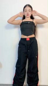 ชุดเซ็ต เสื้อเกาะอก + กางเกงหลวม ดีไซน์เท่