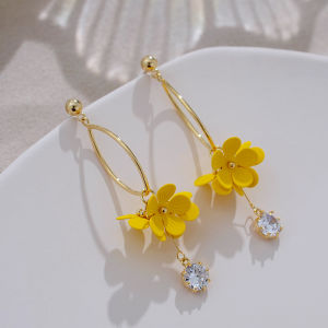 Summer Long Yellow Flower Pendant Ladies Earrings Simple Fashion Jewelry Exquisite Trend