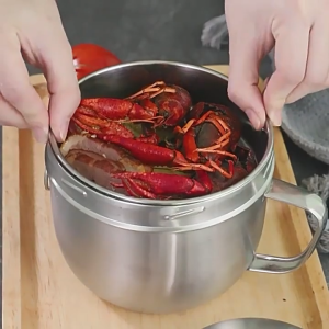 ภาชนะสแตนเลส ภาชนะต้มอาหาร ภาชนะใส่อาหาร 3 ชั้น พร้อมฝาปิด + Spork รุ่น C3M008-SUS0423-2.4L YSB