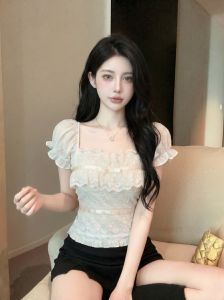 GUZILIAN | Square Neckline Puff Sleeves Lace Paneling Bow Design Slimming Age-Defying T-Shirt