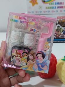 My_Kids shop ตัวปั๊มพร้อมหมึก ลูกกลิ้งลายการ์ตูน ตัวปั๊มการ์ตูน ของเล่นเด็ก ของขวัญแจกเด็กปีใหม่ ของเล่นเสริมพัฒนาการเด็ก พร้อมส่ง Handle wheel seal princess