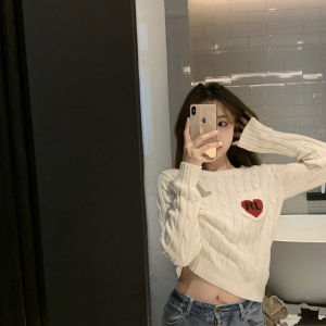 White Knitted Long Sleeve round Neck Base Shirt Womens Korean Style Heart Twist Sweater Autumn Winter New Arrival Top
