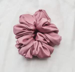 Ikat Rambut Scrunchie Satin Velvet Medium Size