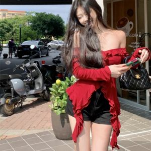 GUZILIAN | ชุดกระโปรงสั้นแขนยาวผู้หญิงสไตล์ฝรั่งเศส ทรงเข้ารูป ไหล่เดียว แขนยาว ลายดอกไม้ ชุดทำงานสีดำ ชุดฤดูใบไม้ร่วง