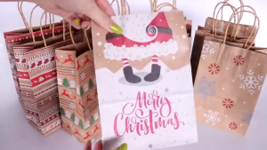 Large Christmas Kraft Paper Gift Bags With Handles Eco Friendly Holiday Party Decoration For Snack Candy Clothing Present Packing Xmas New Year