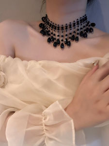 Black Beaded Choker Necklace Womens Luxury Design Heavy Work Court Style Lockbone Chain Fashion Jewelry Accessory
