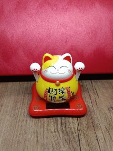 Lucky Cat Fortune Cat Maneki NekoLucky Cat Fortune Cat Solar Cat Money Cat Maneki Neko with case Waving Cat car NO NEED FOR BATTERIES Solar Powered Maneki Neko Lucky Cat Welcoming Shaking Hands Lucky Cat For Home Car Restaurant Decor Waving Lucky Cat Sola