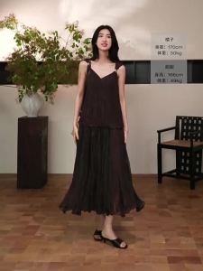 epoque de rueen | Detachable V-Neck Vest Elastic Waist Structured Cut Dress Suit