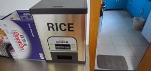 【COD】Stainless Rice Storage10kg-25kg Rice Storage Device Household Automatic Rice Splitter Steel Rice Barrel