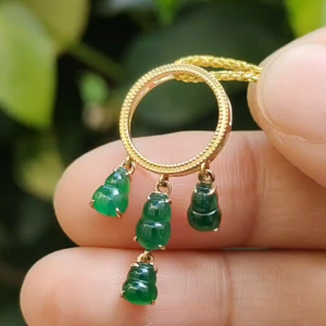 Four Green Gourd Shape Natural Type A Jadeite Jade set with 18k as Pendant certificate weighs 1.66 grams (18kp93)