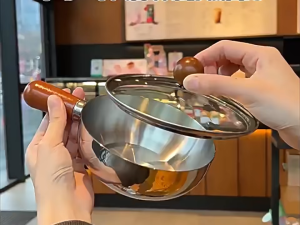 Home Use Iron Cast Four Hole Egg Fry Pan Uncoated Flat Bottom Breakfast Pot for Scrambled Eggs And Pancakes Chinese Dumplings