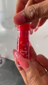 glossy lip oil ลีปกสอดอวย ปากขำวาว