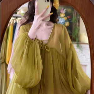 เสื้อเชิ้ตผ้าชีฟองสีแดงสไตล์วันหยุดฝรั่งเศสสำหรับผู้หญิง ทรงบาง ฤดูร้อน ดีไซน์ดopaamine โปร่งแสง ป้องกันแสงแดด เสื้อตัวบน