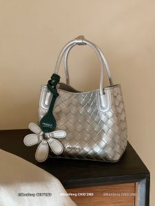 CHIO‘2ND | Floral Design Bucket Bag