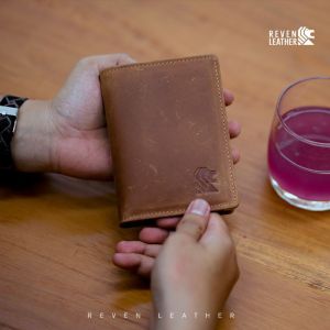Dompet Lipat pendek pria bahan kulit sapi asli 100% original branded anti air dan tahan api fashion cowok model terbaru terkini distro tempat simpan uang kertas dan kartu atm