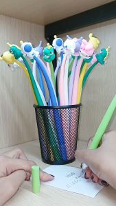 3 Pcs Pen Goyang Gel Kepala Karakter Karet Lucu Kuromi Astronot Dinosaurus Melody
