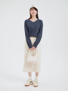 GIORDANO Women T-Shirts V-Neck Classic Plain Color Simple Basic T-Shirts Long Sleeve Comfy Cotton Casual simulation T-Shirts 13322759