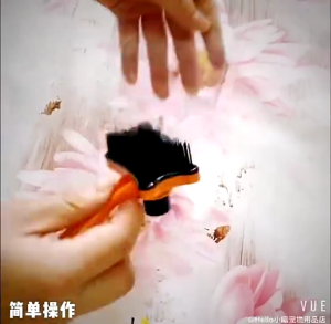 SpoiledPet Cat Pet Comb One-Button Push-pull Self-cleaning Hair Removal Comb Hair Massage Brush