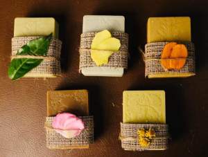 Combo 5 sáp tắm Karose (Tamanu gừng nghệ trà hoa vàng hoa cúc cổ) TẶNG 1 túi sợi Sisal
