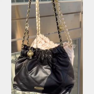 Mymyshop🌈พร้อมส่ง🇹🇭 𝓐𝓶𝓲𝓻𝓪✧ กระเป๋าสะพายไหล่ ทรงขนมจีบ สายโซ่ทอง สไตล์ลูกคุณ  สวยหรู จุของได้เยอะมาก ꒰รุ่น1382꒱