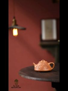 Ấm Tử Sa Nghi Hưng Thạch Biều Uy Trấn Bát Phương 260 ml (Giáng Pha Nê Nghệ Nhân Thẩm Văn Quyên)