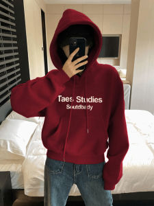 เสื้อสเวตเตอร์ฮู้ดผ้าขนแกะหนาสำหรับผู้หญิงฤดูใบไม้ร่วงและฤดูหนาว สีแดง ทรงหลวม คอกลม แขนยาว แฟชั่นเกาหลี