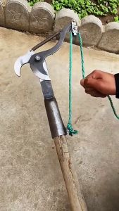 กรรไกรตัดแต่งกิ่งไม้แบบกระตุก(ต่อด้ามได้) สำหรับตัดกิ่ง/ตัดยอดกิ่งไม้ที่สูง กรรไกรตัดกิ่งไม้แบบยาว สำหรับตัดกิ่งไม้สูง