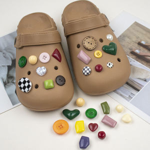 16Pcs/Set Perforated Crocs Jibbitz Charms Shoes Accessories Personalized Irregular Geometric Love Shoes Flower Shoe Buckle DIY Removable Clogs Decoration for Crocs