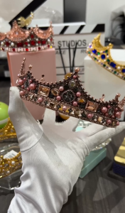 Queen King Crown Colorful Rhinestones & Pearls Headpiece Vintage-Inspired Sparkly Bridal Tiara for Birthday Events