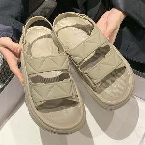 แถบบาง ลำลอง กลางแจ้ง กันลื่น รองเท้าแตะชายหาดก้นแบน ผู้หญิง เวอร์ชั่นเกาหลีบุคลิกภาพแฟชั่นการแข่งขันรองเท้าแตะโรมัน ฤดูร้อน Ins