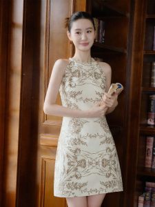XXNING | Đầm Dài Halter Neck Quấn In Họa Tiết Phong Cách Pháp Cổ Điển
