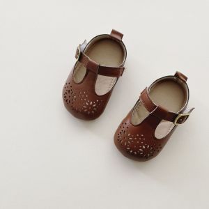 Baby Shoes Summer Hollow out Leather Sandals Anti-Slip Soft Bottom Pre-Walking Footwear for 1 Year Anniversary Indoor Events