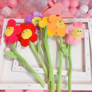 พร้อมส่ง ช่อดอกไม้ยิ้ม ตุ๊กตาดอกไม้ ดอกไม้ปลอม ช่อดอกทานตะวัน ดอกไม้แต่งห้อง ก้านดัดงอได้ ช่อตุ๊กตา ของขวัญรับปริญญา ของเล่นตุ๊กตา