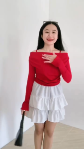 Baju Kaos Merah Crop Top Wanita Elegan & Basic