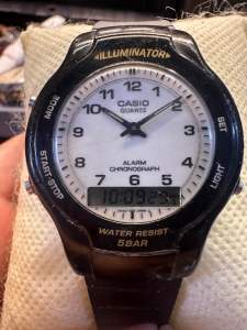 Đồng hồ nam nữ CA$IO Quartz hai máy size 36mm cổ điển mang mã hiệu AW-43 sử dụng bộ máy (module) số 1310. Dây plastic linh kiện