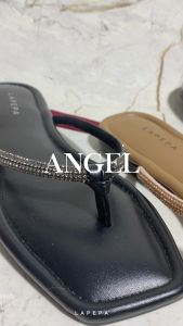 Lapepa Angel Sandal Jepit Teplek Wanita: Nyaman & Elegan\\n\\n Apa itu Lapepa Angel Sandal Jepit Teplek Wanita?\\nLapepa Angel Sandal Jepit Teplek Wanita adalah jenis sandal jepit yang dirancang secara khusus untuk memberikan kenyamanan dan penampilan elegan kepada penggunanya. Berbeda dengan sandal jepit biasa, Lapepa Angel memiliki desain yang unik dan menarik, menjadikannya pilihan yang sempurna untuk acara-acara formal maupun informal.\\n\\n Kelebihan Sandal Jepit Teplek Wanita\\nBeberapa kelebihan dari Lapepa Angel Sandal Jepit Teplek Wanita adalah:\\n\\n- **Kenyamanan**: Didesain dengan ergonomis, sandal ini memberikan kenyamanan maksimal saat digunakan dalam waktu lama.\\n- **Penampilan Elegan**: Desain unik dan menarik menjadikan Lapepa Angel sebagai pilihan yang tepat untuk acara-acara formal.\\n- **Beragam Pilihan Warna dan Motif**: Tersedia berbagai warna dan motif yang dapat disesuaikan dengan selera dan gaya pengguna.\\n\\n Perbedaan dengan Sandal Jepit Biasa\\nLapepa Angel Sandal Jepit Teplek Wanita berbeda dari sandal jepit biasa karena memiliki desain yang lebih unik dan menarik. Selain itu, Lapepa Angel juga dirancang dengan ergonomis untuk memberikan kenyamanan maksimal saat digunakan.\\n\\n Bagaimana Memilih Lapepa Angel Sandal Jepit Teplek Wanita yang Tepat?\\nBerikut adalah beberapa tips yang dapat membantu Anda memilih Lapepa Angel Sandal Jepit Teplek Wanita yang tepat:\\n\\n Ukuran yang Tepat\\nPastikan ukuran sandal sesuai dengan ukuran kaki Anda. Jika sandal terlalu besar atau terlalu kecil, hal tersebut dapat mengganggu kenyamanan penggunaan.\\n\\n Material & Kualitas\\nPilih Lapepa Angel Sandal Jepit Teplek Wanita yang terbuat dari bahan berkualitas tinggi dan tahan lama. Material yang baik akan membuat sandal lebih awet dan tahan lama.\\n\\n Desain & Model\\nPilih Lapepa Angel Sandal Jepit Teplek Wanita yang sesuai dengan selera dan gaya Anda. Tersedia berbagai desain dan model yang dapat disesuaikan dengan acara atau keperluan Anda.\\n\\n Lapepa Angel Sandal Jepit Teplek Wanita untuk Acara\\nBerikut adalah beberapa tips yang dapat membantu Anda memilih Lapepa Angel Sandal Jepit Teplek Wanita untuk acara:\\n\\n Tips Memilih Sendal Jepit untuk Acara\\n- Pilih Lapepa Angel Sandal Jepit Teplek Wanita yang sesuai dengan tema acara.\\n- Pastikan sandal sesuai dengan ukuran kaki Anda.\\n- Pilih material yang berkualitas tinggi dan tahan lama.\\n\\n Rekomendasi Model & Desain\\nBerikut adalah beberapa rekomendasi model dan desain Lapepa Angel Sandal Jepit Teplek Wanita yang cocok untuk acara:\\n\\n- **Model Sederhana**: Cocok untuk acara-acara formal seperti pernikahan atau acara resmi lainnya.\\n- **Model Berhias**: Cocok untuk acara-acara informal seperti hangout atau pergi ke pantai.\\n\\nJadi, Lapepa Angel Sandal Jepit Teplek Wanita adalah pilihan yang tepat untuk Anda yang mencari sandal jepit nyaman dan elegan. Dengan berbagai pilihan warna, motif, dan model, Anda dapat menemukan Lapepa Angel yang cocok dengan selera dan gaya Anda. Selamat mencoba!\"