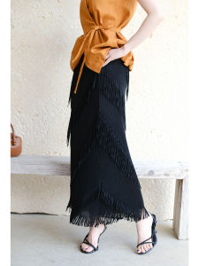 Slimming Fringe Asymmetric Cut Black Half Skirt