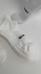 ถุงเท้ากีฬา กันลื่น พื้นหนา ผ้าขนหนู ระบายอากาศดี ใส่วิ่ง ฟิตเนส ใส่สบาย ไม่อับ ชายหญิง DK