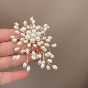 Women Elegant Pearl Brooch Fashion Rhinestone Snowflakes Brooches Pins for Dress Hat and Bag