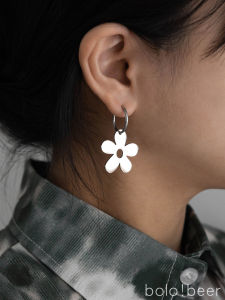 Smooth Large Flower Ear Cuffs No Piercing Required Womens Fashion Jewelry Minimalist Style Plant Floral Pattern Earrings