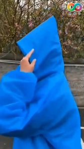 🌈Rainbeau🌈  ชุดกันฝน เสื้อกันฝน มีหมวก raincard ขนาดกะทัดรัด พกพาสะดวก ใช้ซ้ำได้ สวมใส่ง่าย ฟรีไซส์ คละสี