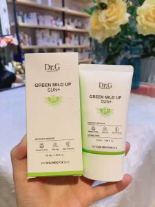 Kem Chống Nắng Vật Lý Chống Ánh Sáng Xanh Giảm Mụn Dành Cho Da Nhạy Cảm Dr.G Green Mild Up Sun+ SPF50+/ PA++++ 50ml