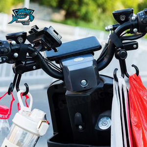 ใช้ตัวเรื่องของตะขอเกี่ยวของรถมอเตอร์ไซค์ ตะขอแขวนสัมภาระติดรถเข็นเด็ก หมุนได้360องศา สำหรับการใช้ในการเข้าใจและปรับปรุงรถเข็นเด็ก คุณสามารถตั้งค่าตะขอได้อย