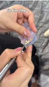 Khuôn silicon thánh giá trang trí móng nail