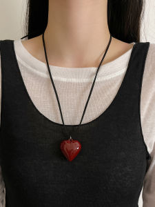 South Korea Bloggers Same Style Heart Pendant Necklace Female 2024 New Arrival Simple Sweater Chain Niche Design Accessories Fashion
