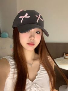 หมวกเบสบอลผ้าฝ้ายทรงกลมสไตล์เกาหลีพร้อมโบว์ผีเสื้อ หมวกทรงแบนสำหรับผู้หญิง ฤดูใบไม้ผลิและฤดูร้อน หมวกทรงปากเป็ดสำหรับผู้หญิง