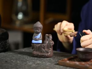 Tempat Bakar Dupa Aromaterapi backflow incense burning smoke design buddha kecil
