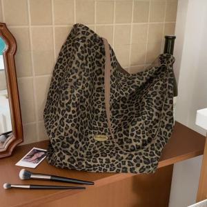 Leopard Print Double-Sided Canvas Shoulder Bag Large Capacity Portable Tote College Style Leisure Fashion Accessory