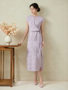 XIANGYING | New-style Side Slit Fitted Waist Patterened Qipao Dress